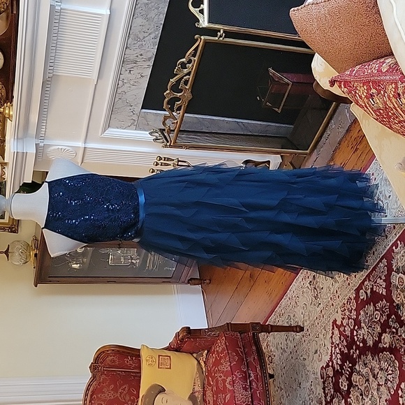 Candalite Maxi/Prom Dress - Picture 8 of 10